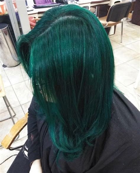 How to Rock Sea Witch Emerald Hair Dye for Special Occasions